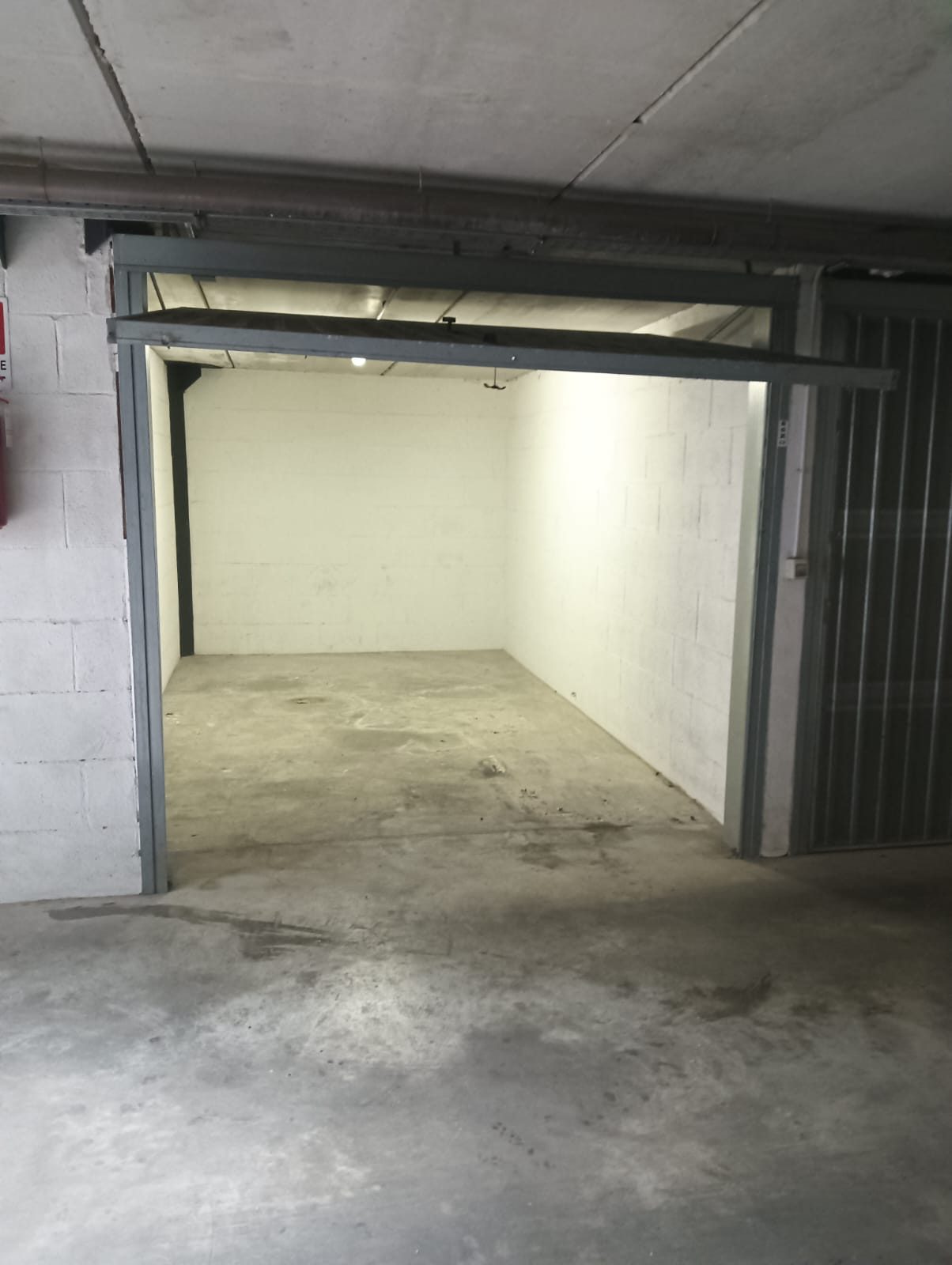 Box cantina completamente svuotato e pulito dopo lo sgombero a Roma